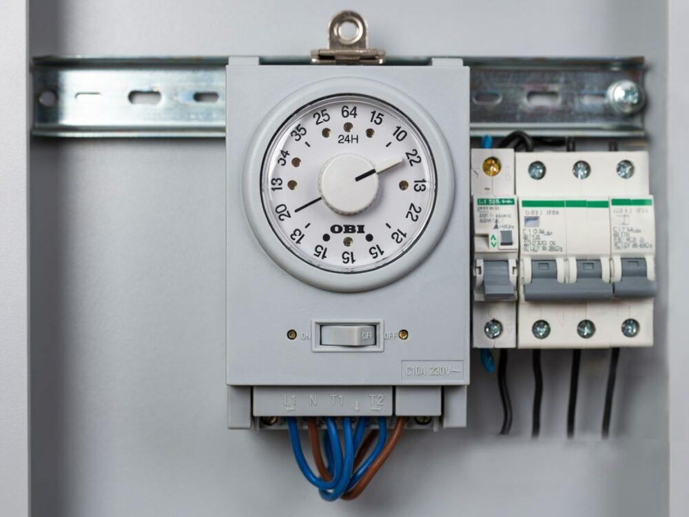 instalacja włącznika czasowego OBI