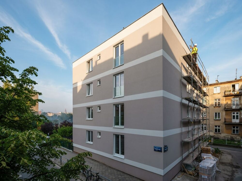 montaż styropianu na elewacji