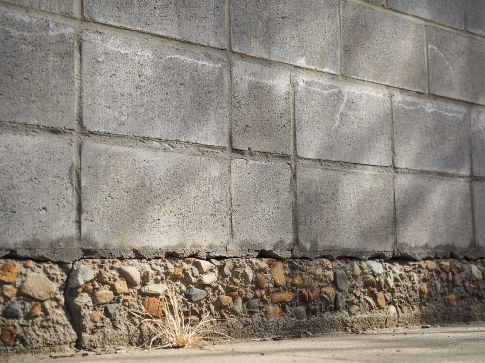 warstwa izolacji fundamentowej